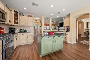 1917 Bentwater Pkwy, Granbury, TX 76049 - Photo 14