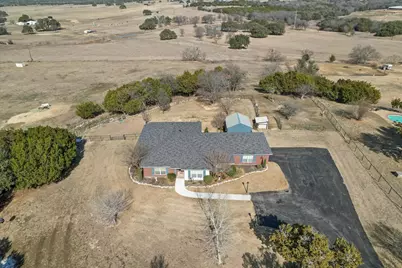 1917 Bentwater Parkway, Granbury, TX 76049 - Photo 2
