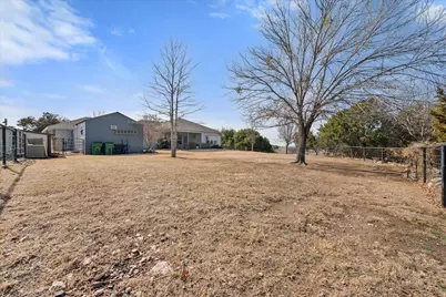 1917 Bentwater Parkway, Granbury, TX 76049 - Photo 24