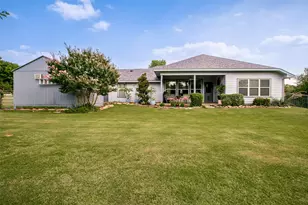 1917 Bentwater Pkwy, Granbury, TX 76049 - Photo 24