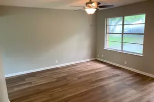 606 N Spencer St, Lacy Lakeview, TX 76705 - Photo 4