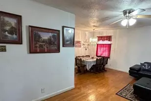 2438 5 Mile Cir, Dallas, TX 75233 - Photo 2