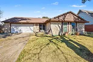 13057 Glenside Dr, Farmers Branch, TX 75234 - Photo 2