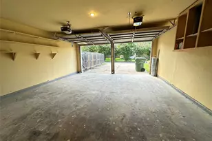 638 Grinnell Dr, Garland, TX 75043 - Photo 32