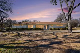 215 E Huitt Ln, Euless, TX 76040 - Photo 1