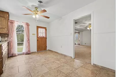 215 E Huitt Lane, Euless, TX 76040 - Photo 10