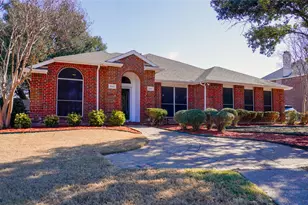 1045 Blueberry Ct, Crowley, TX 76036 - Photo 2