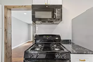 902 Turner St, Cleburne, TX 76033 - Photo 16