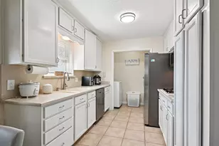 2106 Avalon Ln, Arlington, TX 76014 - Photo 16