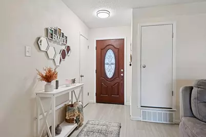 2106 Avalon Lane, Arlington, TX 76014 - Photo 4