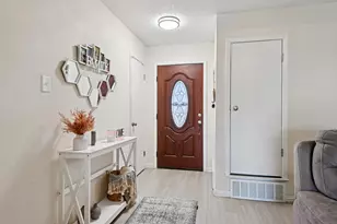 2106 Avalon Ln, Arlington, TX 76014 - Photo 4