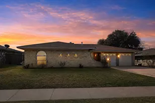 2106 Avalon Ln, Arlington, TX 76014 - Photo 1