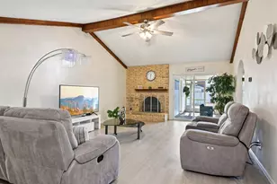 2106 Avalon Ln, Arlington, TX 76014 - Photo 2