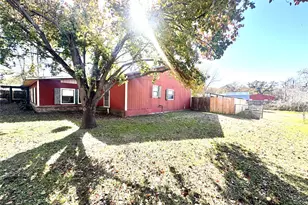 508 Lilac Dr, Granbury, TX 76049 - Photo 4