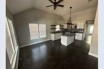 615 S Elm Street, Sherman, TX 75090 - Photo 2