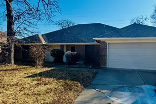 1925 Canterbury Cir, Fort Worth, TX 76112 - Photo 1