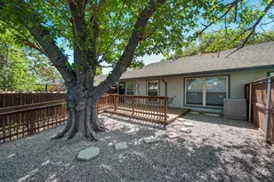 13737 Flagstone Ln, Dallas, TX 75240 - Photo 30