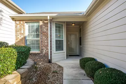 237 Heritage Hill Drive, Lewisville, TX 75067 - Photo 2