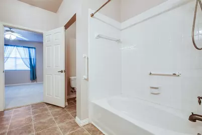 237 Heritage Hill Drive, Lewisville, TX 75067 - Photo 20