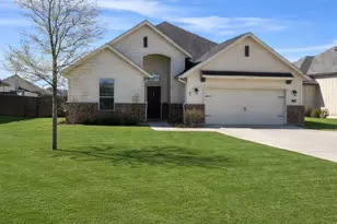 817 Holbrook Rd, Springtown, TX 76082 - Photo 1