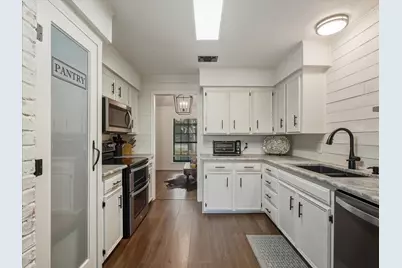 1662 Watson Road, Fort Worth, TX 76103 - Photo 10