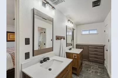 1662 Watson Road, Fort Worth, TX 76103 - Photo 18