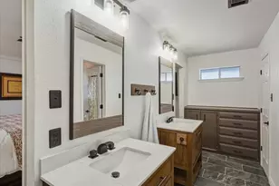 1662 Watson Rd, Fort Worth, TX 76103 - Photo 18