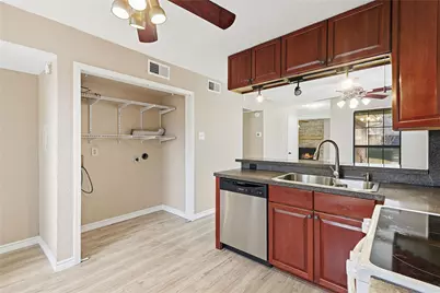 1805 W Spring Creek Parkway #EE2, Plano, TX 75023 - Photo 14