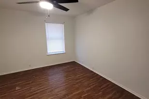 825 Stafford Station Dr, Saginaw, TX 76131 - Photo 8