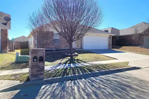 729 Santa Rosa Dr, Fort Worth, TX 76052 - Photo 2