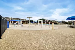 729 Santa Rosa Dr, Fort Worth, TX 76052 - Photo 10