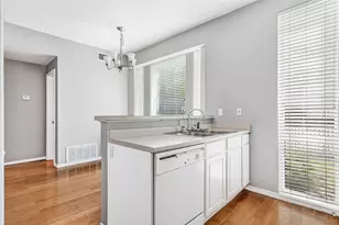 2002 N Fitzhugh Ave, Dallas, TX 75204 - Photo 6