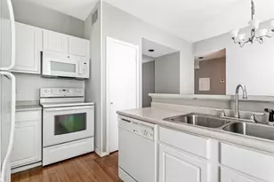 2002 N Fitzhugh Ave, Dallas, TX 75204 - Photo 4