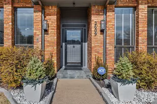 2609 Ramblewood Dr, Carrollton, TX 75006 - Photo 2