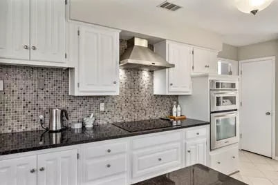 2609 Ramblewood Drive, Carrollton, TX 75006 - Photo 8