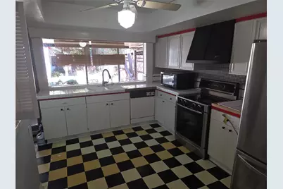 1405 Carnation Drive, Lewisville, TX 75067 - Photo 4