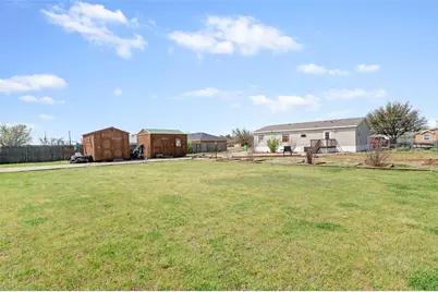 310 Glenwood Street, Gainesville, TX 76240 - Photo 20