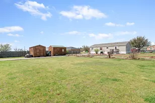 310 Glenwood St, Gainesville, TX 76240 - Photo 20