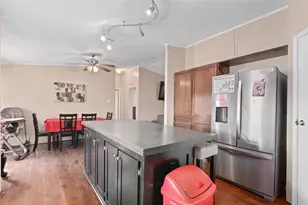 310 Glenwood St, Gainesville, TX 76240 - Photo 6