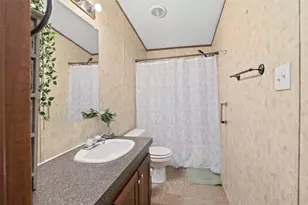 310 Glenwood St, Gainesville, TX 76240 - Photo 18