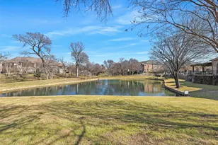 2813 Troutt Dr, Carrollton, TX 75010 - Photo 30