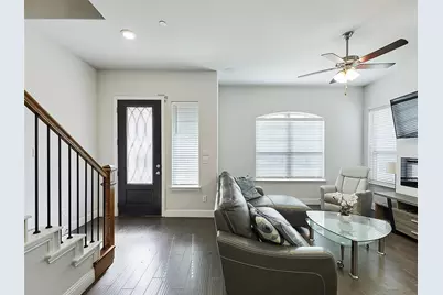 2813 Troutt Drive, Carrollton, TX 75010 - Photo 4