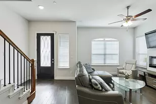 2813 Troutt Dr, Carrollton, TX 75010 - Photo 4