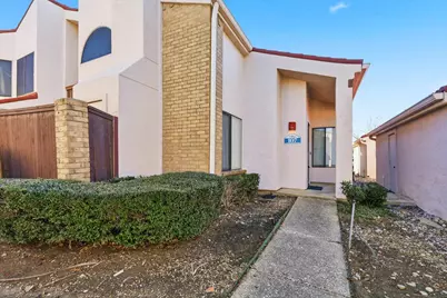 505 Ranch Trail #107, Irving, TX 75063 - Photo 4