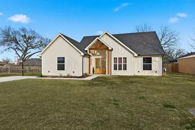 1404 17th Street, Bridgeport, TX 76426 - Photo 2