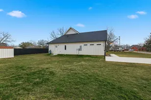 1404 17th St, Bridgeport, TX 76426 - Photo 36