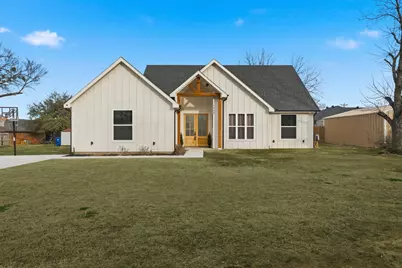 1404 17th Street, Bridgeport, TX 76426 - Photo 1