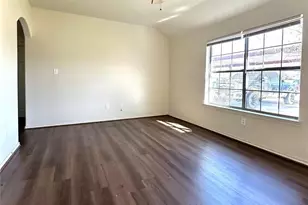 130 Sunburst Ct, Weatherford, TX 76087 - Photo 4