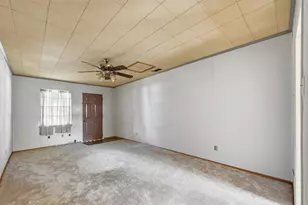 206 W Ridgewood Dr, Garland, TX 75041 - Photo 4