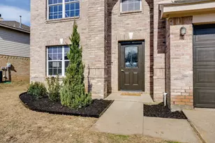 4816 Star Ridge Dr, Fort Worth, TX 76133 - Photo 2